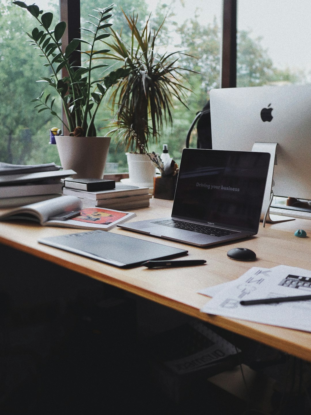 services-03 macbook-pro-dimjwlx1ybe